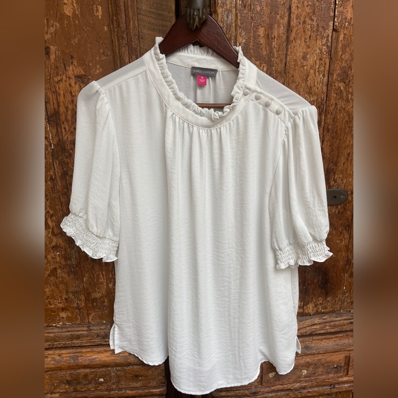 💕5 for $25 💕Vince Camuto Blouse - Picture 2 of 3